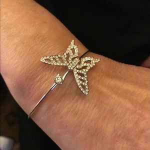 DELICATE SWAROVSKI SWAN SIGNED BUTTERFLY BANGLE BRACELET NEW